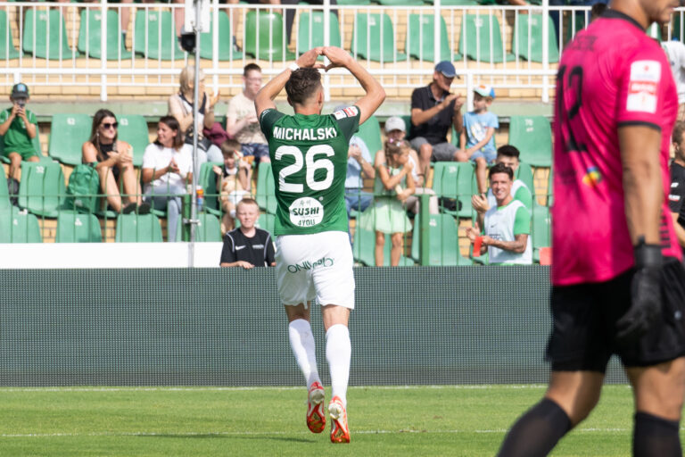 Grodzisk Wielkopolski 31.08.2024
MECZ 8. KOLEJKA BETCLIC I LIGA SEZON 2024/25 --- POLISH FIRST LEAGUE FOOTBALL MATCH: WARTA POZNAN - ZNICZ PRUSZKOW
KACPER MICHALSKI , RADOSC PO ZDOBYTEJ BRAMCE
FOT. PAWEL LIPNICKI / 400mm.pl