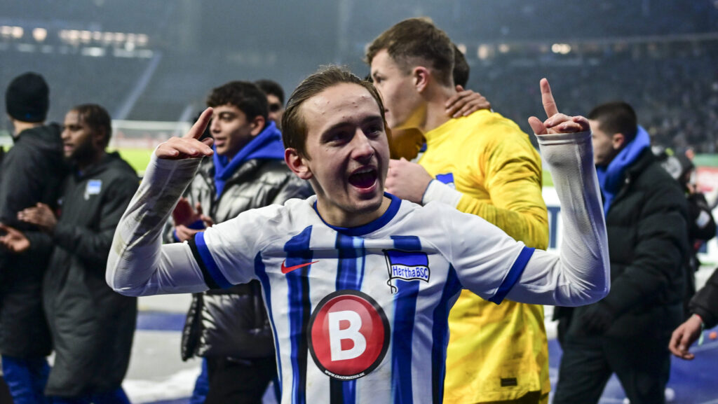 Michal Karbownik 6 b29 jubelt, Hertha BSC Berlin vs. Hamburger SV, DFB-Pokal, Achtelfinale, 06.12.2023 DFB regulations prohibit any use of photographs as image sequences and/or quasi-video Berlin Berlin Deutschland *** Michal Karbownik 6 b29 jubelt, Hertha BSC Berlin vs Hamburger SV, DFB Pokal, Achtelfinale, 06 12 2023 DFB regulations prohibit any use of photographs as image sequences and or quasi video Berlin Berlin Germany Copyright: xkolbert-press/MarcxNiemeyerx,Image: 827525308, License: Rights-managed, Restrictions: , Model Release: no, Credit line: kolbert-press/Marc Niemeyer / imago sport / Forum