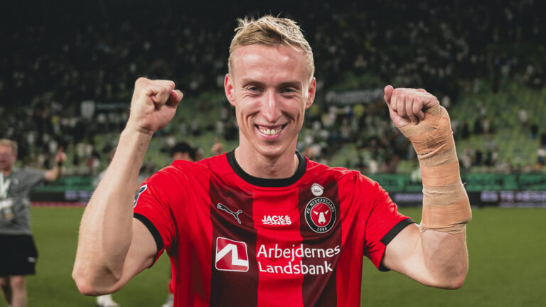 Ferencvaros vFC Midtjylland - Champions League Budapest, Hungary - August 13: Adam Buksa of FC Midtjylland after a Champions League match against Ferencvaros at Groupama arena Budapest Groupama arena Hungary Copyright: xDANIELxSTENTZx,Image: 898930014, License: Rights-managed, Restrictions: , Model Release: no, Credit line: DANIEL STENTZ / imago sport / Forum