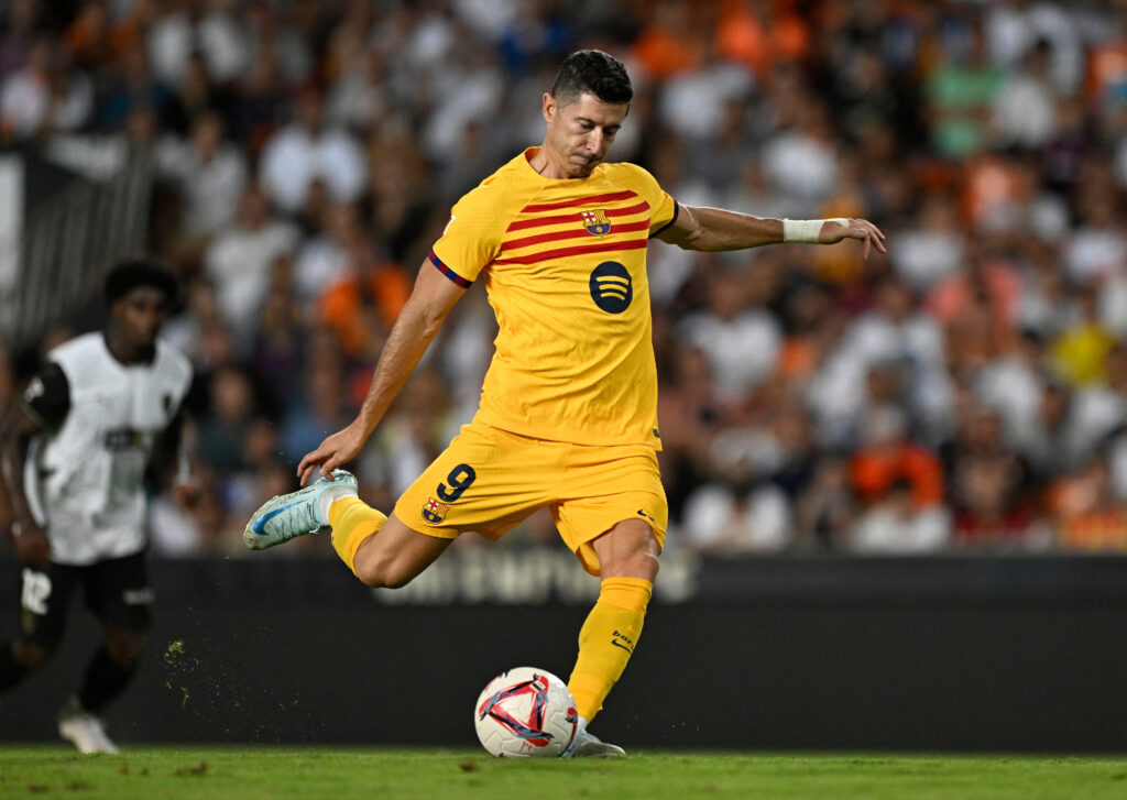 Soccer Football - LaLiga - Valencia v FC Barcelona - Estadio de Mestalla, Valencia, Spain - August 17, 2024 FC Barcelona&#039;s Robert Lewandowski scores their second goal from the penalty spot,Image: 899507331, License: Rights-managed, Restrictions: , Model Release: no, Credit line: Pablo Morano / Reuters / Forum