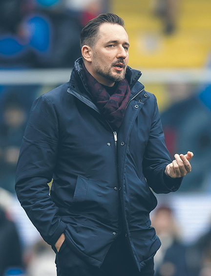 Genoa CFC v Torino FC - Serie A Marcel Klos, executive assistant of the manager of Genoa CFC, speaks with Andres Blazquez, CEO of Genoa CFC, prior to the Serie A football match between Genoa CFC and Torino FC. Genoa Italy Copyright: xNicolÔĹxCampox