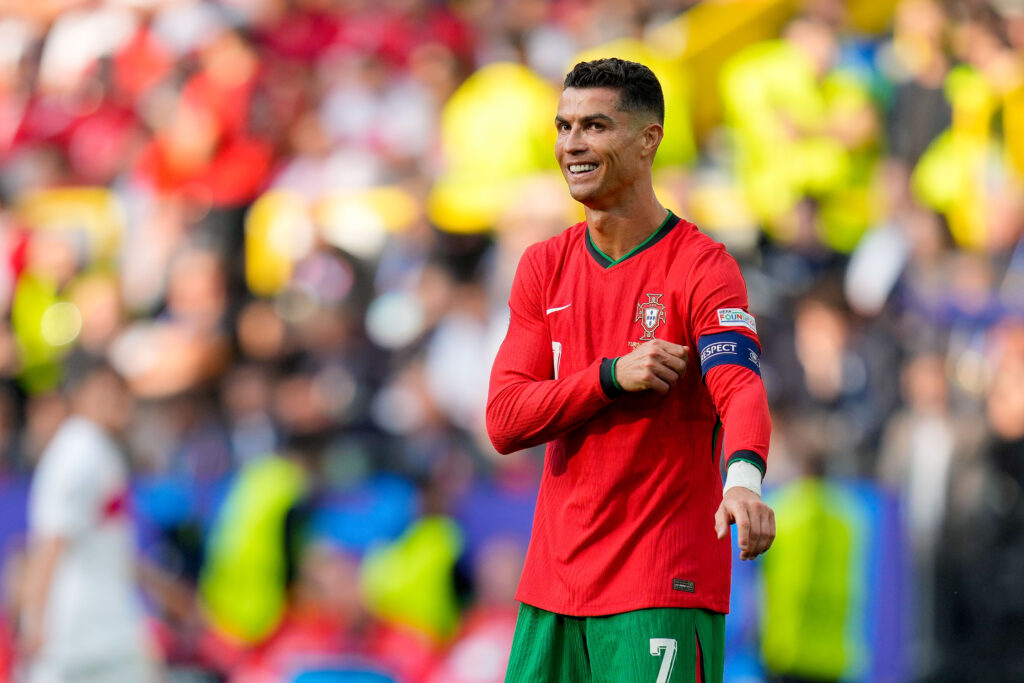 Cristiano Ronaldo (Portugal) schaut waehrend des Spiels der UEFA EURO 2024 - Gruppe F zwischen Türkei und Portugal, BVB Stadion Dortmund am 22. June 2024 in Dortmund, Deutschland. (Foto von Alex Gottschalk/DeFodi Images)     

Cristiano Ronaldo (Portugal) looks on during the UEFA EURO 2024 - Group F match between Turkey and Portugal at BVB Stadium Dortmund on June 22, 2024 in Dortmund, Germany. (Photo by Alex Gottschalk/DeFodi Images)  
UEFA EURO NIEMCY 2024
ME MISTRZOSTWA EUROPY W PILCE NOZNEJ PILKA NOZNA
TURCJA v PORTUGALIA
FOT. DEFODI IMAGES/newspix.pl / 400mm.pl

POLAND ONLY !!!
---
newspix.pl / 400mm.pl