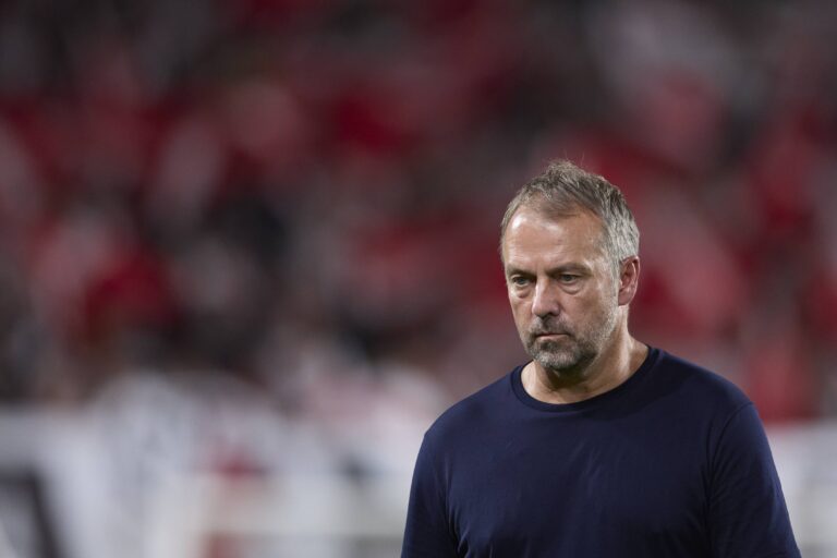 Hansi Flick, head coach (FC Barcelona) looks on during the LaLiga match between Rayo Vallecano and FC Barcelona at Campo de Fútbol de Vallecas on August 27, 2024 in Madrid, Spain.  
LIGA HISZPANSKA PILKA NOZNA SEZON 2024/2025
FOT. DEFODI IMAGES/newspix.pl / 400mm.pl

POLAND ONLY !!
---
newspix.pl / 400mm.pl