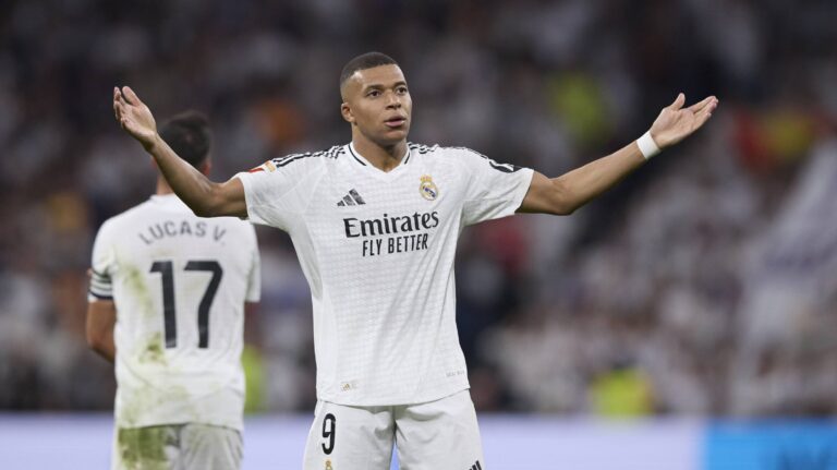 Kyliam Mbappe (Real Madrid CF) celebrates after scoring his team‘s second goal during the LaLiga match between Real Madrid and CD Alaves at Santiago Bernabeu on September 24, 2024 in Madrid, Spain.   (Photo by Manu Reino/DeFodi Images)  
LIGA HISZPANSKA PILKA NOZNA SEZON 2024/2025
FOT. DEFODI IMAGES/newspix.pl / 400mm.pl

POLAND ONLY !!
---
newspix.pl / 400mm.pl