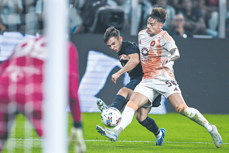 Torino, Italy, 01.09.2024: Francisco Conceicao 07 Juventus FC competes for the ball with Nicola Zalewski 59 AS Roma during the Serie A game between Juventus FC and AS Roma at Allianz Stadium in Torino, Italia Soccer Copyright: xCristianoxMazzix/xSPPx spp-en-CrMaSp-CM1_8486,Image: 904751372, License: Rights-managed, Restrictions: PUBLICATIONxNOTxINxBRAxMEX, Model Release: no, Credit line: Cristiano Mazzi / SPP / imago sport / Forum