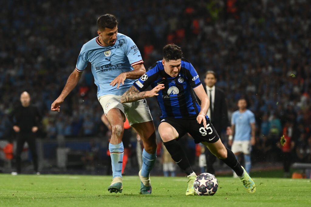 June 10, 2023, Istanbul, Turchia: Foto Massimo Paolone/LaPresse 10 Giugno 2023 - Istanbul, Turchia - sport, calcio - Manchester City vs Inter - UEFA Champions League 2022/2023 - Finale - Stadio Olimpico Ataturk. Nella foto: Alessandro Bastoni (FC Internazionale Milano) Jack Grealish (Manchester City FC)..June 10, 2023 Istanbul, Turkey - sport, soccer - Manchester City vs Inter - UEFA Champions League 2022/2023 - Final - Ataturk Olympic Stadium. In the pic: Alessandro Bastoni (FC Internazionale Milano) Jack Grealish (Manchester City FC) (Credit Image: © Massimo Paolone/LaPresse via ZUMA Press) 
LIGA MISTRZOW UEFA PILKA NOZNA SEZON 2022/2023
FINAL
FOT. ZUMA/newspix.pl / 400mm.pl

POLAND ONLY !!!
---
newspix.pl / 400mm.pl