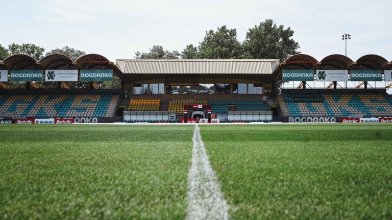 LECZNA 27.07.2024
MECZ 2. KOLEJKA BETCLIC I LIGA SEZON 2024/25 --- POLISH FIRST LEAGUE FOOTBALL MATCH: GORNIK LECZNA - STAL RZESZOW
stadion gornika leczna widok ogolny
FOT. Kacper Pacocha / 400mm.pl