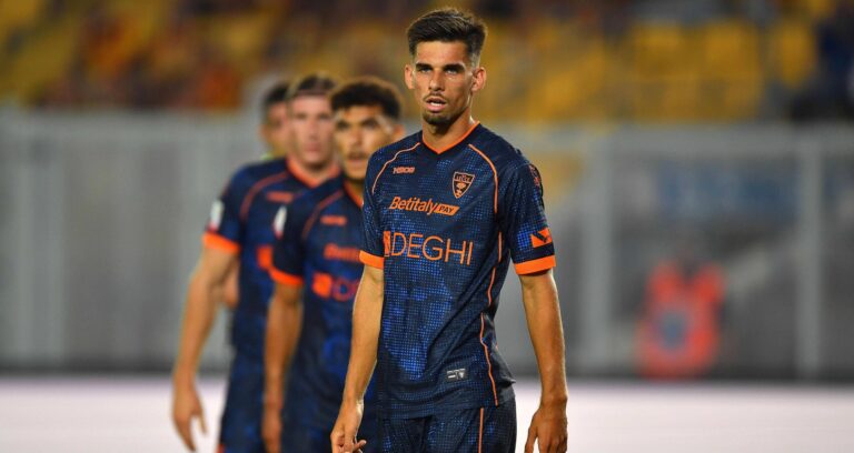 August 12, 2024, Lecce, Puglia/Lecce, Italia: Marchwinski in action during the thirty-second Frecciarossa Italy Cup soccer match between US Lecce and Mantova 1911 at the Via del Mare Stadium in Lecce, Italy, Monday, August 12, 2024. (Credit Image: &#xa9; Giovanni Evangelista/LaPresse) (Credit Image: © Giovanni Evangelista/LaPresse via ZUMA Press) 
PUCHAR WLOCH PILKA NOZNA SEZON 2024/2025
FOT. ZUMA/newspix.pl / 400mm.pl

POLAND ONLY !!!
---
newspix.pl / 400mm.pl