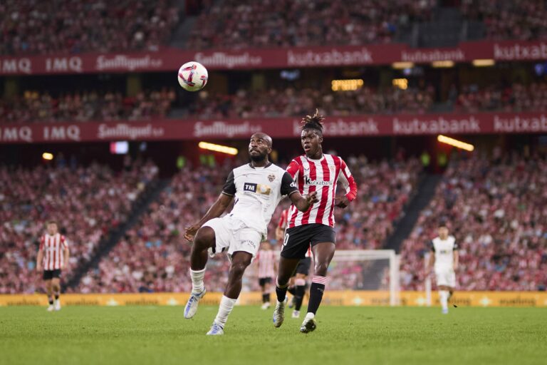 August 28, 2024, Bilbao, Vizcaya, SPAIN: Dimitri Foulquier of Valencia CF competes for the ball with Nico Williams of Athletic Club during the LaLiga EA Sports match between Athletic Club and Valencia CF at San Mames on August 28, 2024, in Bilbao, Spain. (Credit Image: © Ricardo Larreina/AFP7 via ZUMA Press Wire) 
LIGA HISZPANSKA PILKA NOZNA SEZON 2024/2025
FOT. ZUMA/newspix.pl / 400mm.pl

POLAND ONLY !!!
---
newspix.pl / 400mm.pl