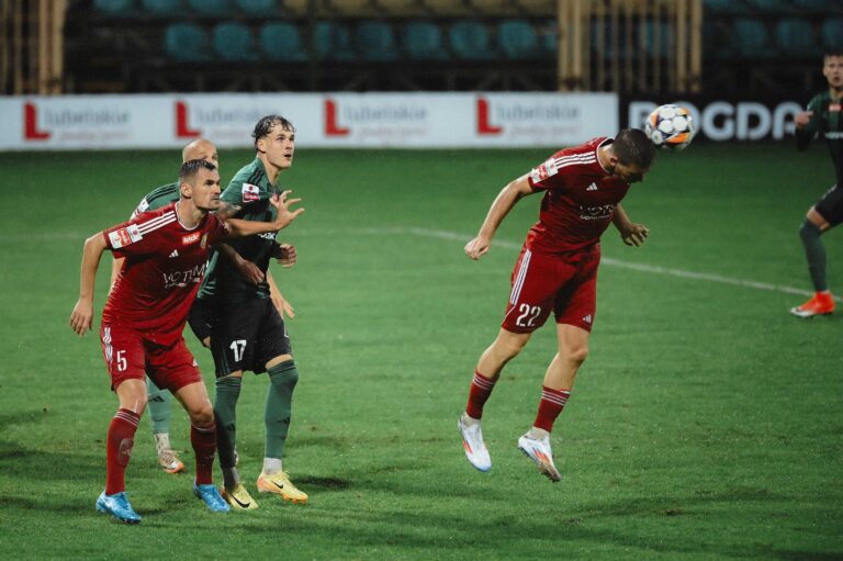 LECZNA 15.09.2024
MECZ 9. KOLEJKA BETCLIC I LIGA SEZON 2024/25 --- POLISH FIRST LEAGUE FOOTBALL MATCH: GORNIK LECZNA - MIEDZ LEGNICA
ADNAN KOVACEVIC BRANISLAV SPACIL IWO KACZMARSKI
FOT. Kacper Pacocha / 400mm.pl