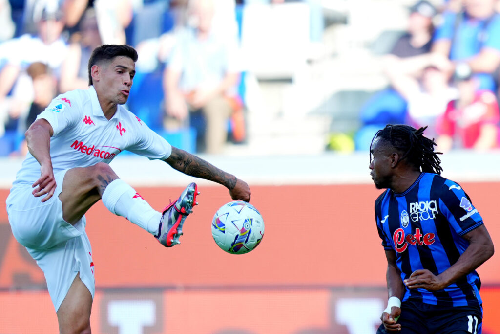 September 15, 2024, Bergamo, Italia: Fiorentina&#039;s Amir Richardson  fight for the ball Atalanta&#x2019;s Ademola Lookman with during the Serie A soccer match between Atalanta and Fiorentina  at the Gewiss Stadium in Bergamo, north Italy - Sunday, September 15 , 2024. Sport - Soccer . (Photo by Spada/Lapresse) (Credit Image: © Spada/LaPresse via ZUMA Press)
LIGA WLOSKA PILKA NOZNA SEZON 2024/2025
FOT. ZUMA/newspix.pl / 400mm.pl
POLAND ONLY!
---
newspix.pl / 400mm.pl