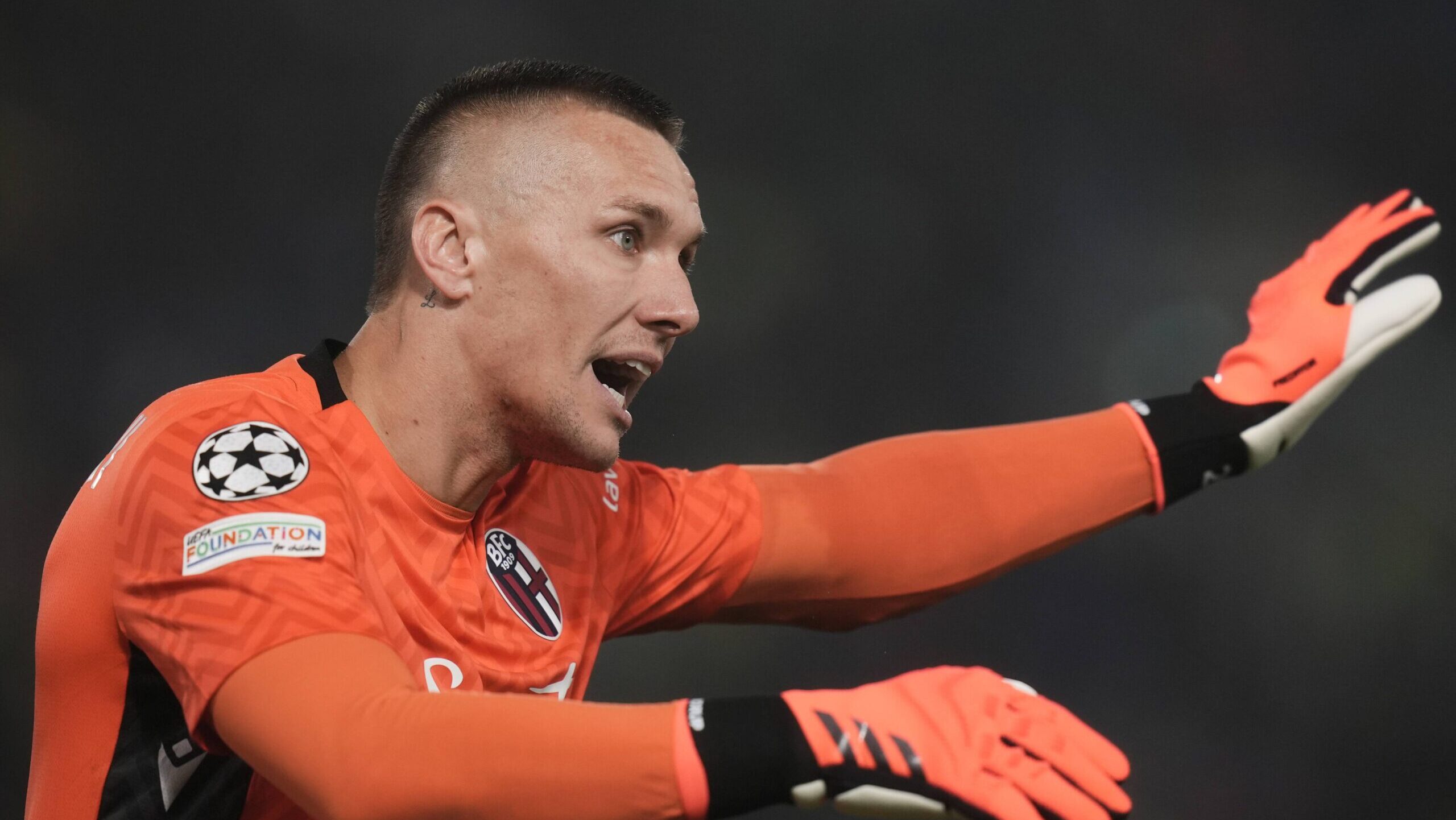 September 18, 2024, Bologna, Italia: Bologna&#039;s goalkeeper Lukasz Skorupski shouts instructions to his teammates during the Uefa Champions League 2024/2025 soccer match between Bologna and Shakhtar Donetsk at Renato Dall&#x2019;Ara Stadium - Sport, Soccer - Bologna, Italy - Wednesday September 18, 2024 (Photo by Massimo Paolone/LaPresse) (Credit Image: © Massimo Paolone/LaPresse via ZUMA Press) 
LIGA MISTRZOW UEFA PILKA NOZNA SEZON 2024/2025
FOT. ZUMA/newspix.pl / 400mm.pl

POLAND ONLY !!!
---
newspix.pl / 400mm.pl