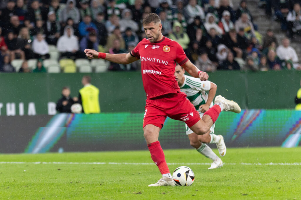 GDANSK 27.09.2024
PKO EKSTRAKLASA SEZON 2024/25: LECHIA GDANSK - WIDZEW LODZ POLISH FOOTBALL TOP LEAGUE MATCH
NZ IMAD RONDIC KARNY GOL
FOT. MARCIN BRYJA / 400mm.pl