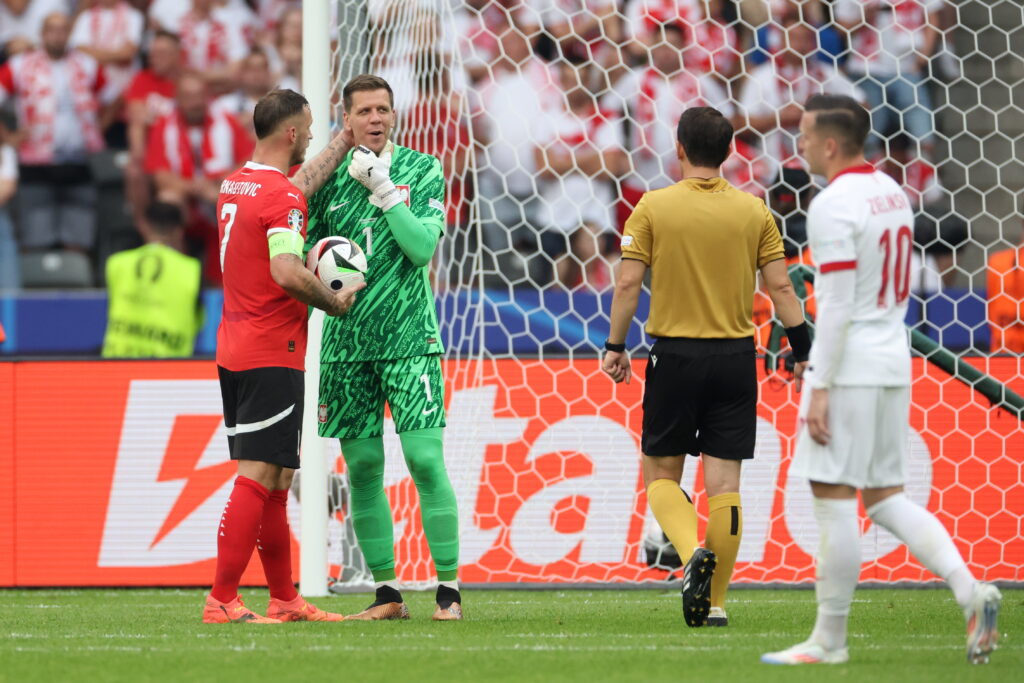 BERLIN 21.06.2024
MECZ II RUNDA GRUPA D MISTRZOSTW EUROPY 2024: POLSKA - AUSTRIA --- FIRST ROUND GROUP D UEFA EURO 2024 MATCH: POLAND - AUSTRIA
MARKO ARNAUTOVIC  WOJCIECH SZCZESNY  
FOT. PIOTR KUCZA/400mm.pl