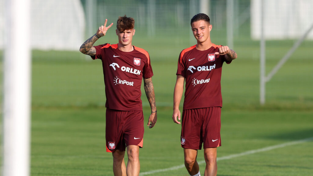 URSZULIN 02.09.2024
TRENING PILKARZY REPREZENTACJI POLSKI --- POLISH FOOTBALL NATIONAL TEAM TRAINING SESSION
NICOLA ZALEWSKI  KACPER URBANSKI
FOT. PIOTR KUCZA/400mm.pl