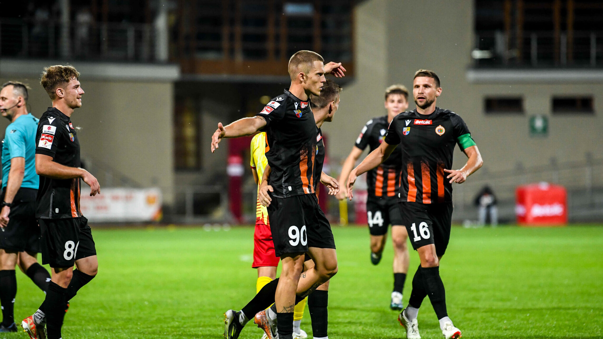 PRUSZKOW 16.09.2024
MECZ 9. KOLEJKA BETCLIC I LIGA SEZON 2024/25 --- POLISH FIRST LEAGUE FOOTBALL MATCH: ZNICZ PRUSZKOW - CHROBRY GLOGOW
MATEUSZ LEWANDOWSKI RADOSC CELEBRATION
FOT. JACEK PRONDZYNSKI/400mm.pl