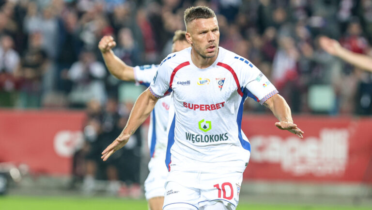 ZABRZE 21.09.2024
MECZ PKO EKSTRAKLASA SEZON 2024/25  POLISH FOOTBALL TOP LEAGUE MATCH : GORNIK ZABRZE - GKS KATOWICE
LUKAS PODOLSKI RADOSC
FOT. MICHAL CHWIEDUK / 400mm.pl