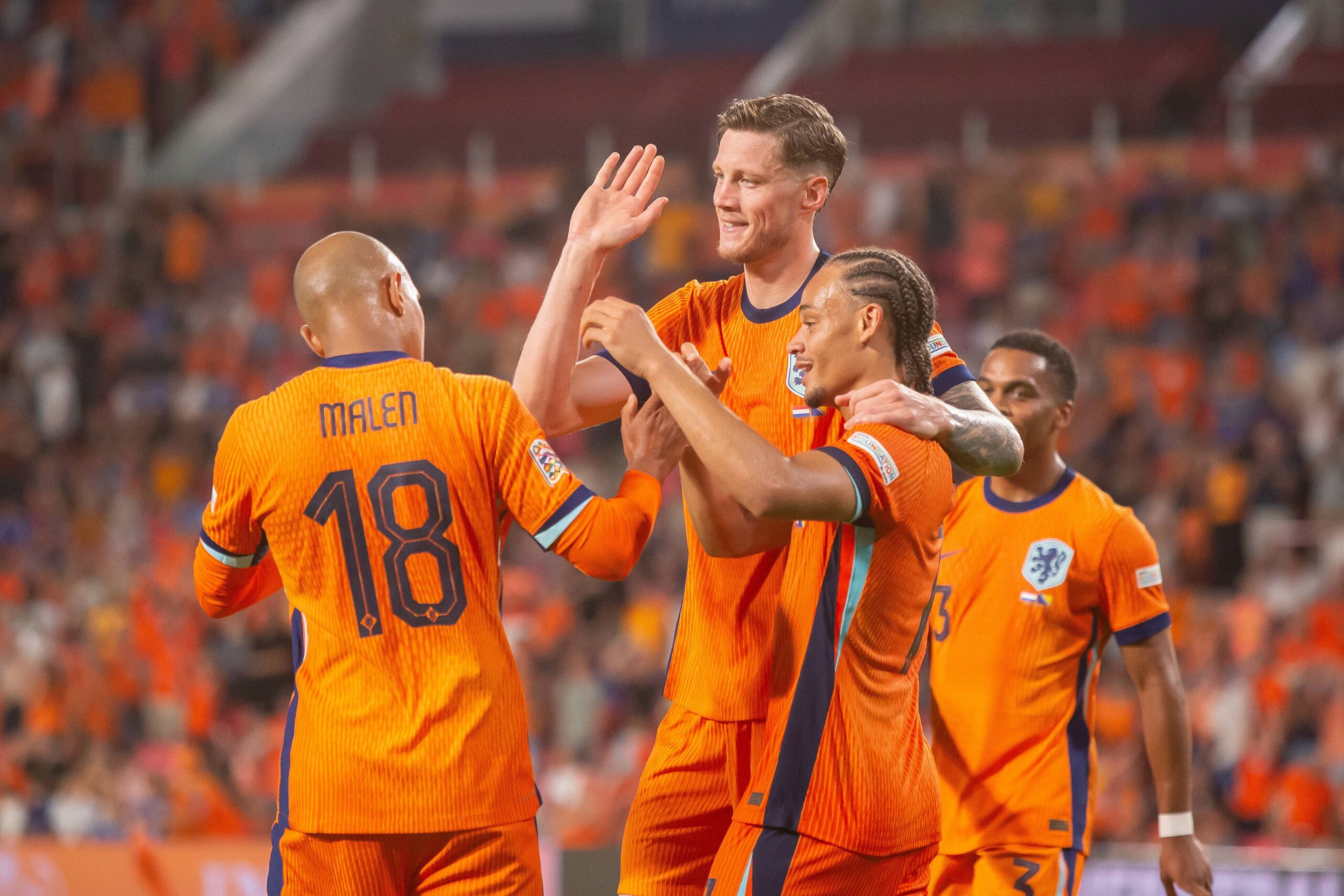 Xavi Simons (Niederlande) celebrates after scoring his team&#039;s fifth goal with teammates during the UEFA Nations League 2024/2025 League A - Group 3 match between Netherlands and Bosnia-Herzegovina at Philips Stadium on September 7, 2024 in Eindhoven, Netherlands.   (Photo by Mario Hommes/DeFodi Images)  
LIGA NARODOW UEFA PILKA NOZNA SEZON 2024/2025
HOLANDIA v BOSNIA I HERCEGOWINA
FOT. DEFODI IMAGES/newspix.pl / 400mm.pl

POLAND ONLY !!
---
newspix.pl / 400mm.pl