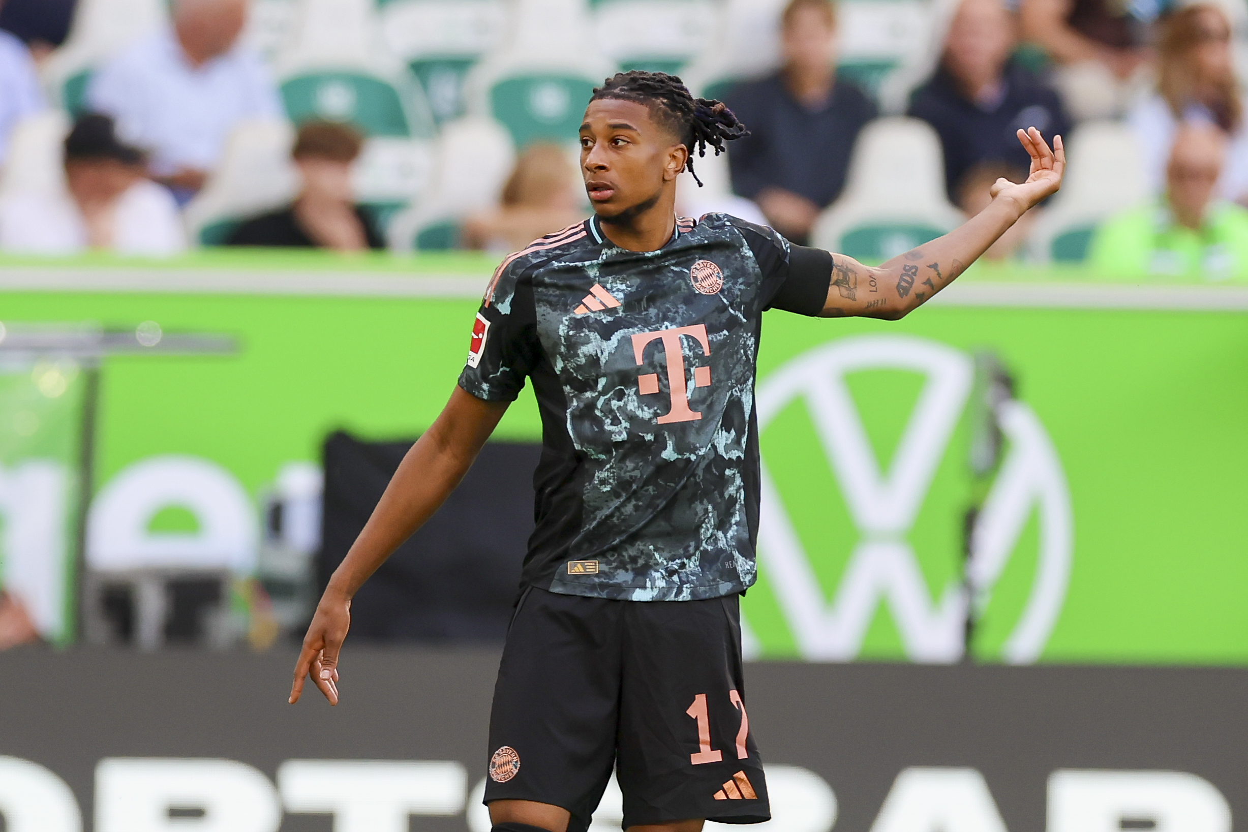 Michael Olise (FC Bayern Muenchen) gestures during the Bundesliga match between VfL Wolfsburg and FC Bayern München at Volkswagen Arena on August 25, 2024 in Wolfsburg, Germany.  (Photo by Marco Steinbrenner/DeFodi Images) 
LIGA NIEMIECKA PILKA NOZNA SEZON 2024/2025
FOT. DEFODI IMAGES/newspix.pl / 400mm.pl

POLAND ONLY !!
---
newspix.pl / 400mm.pl