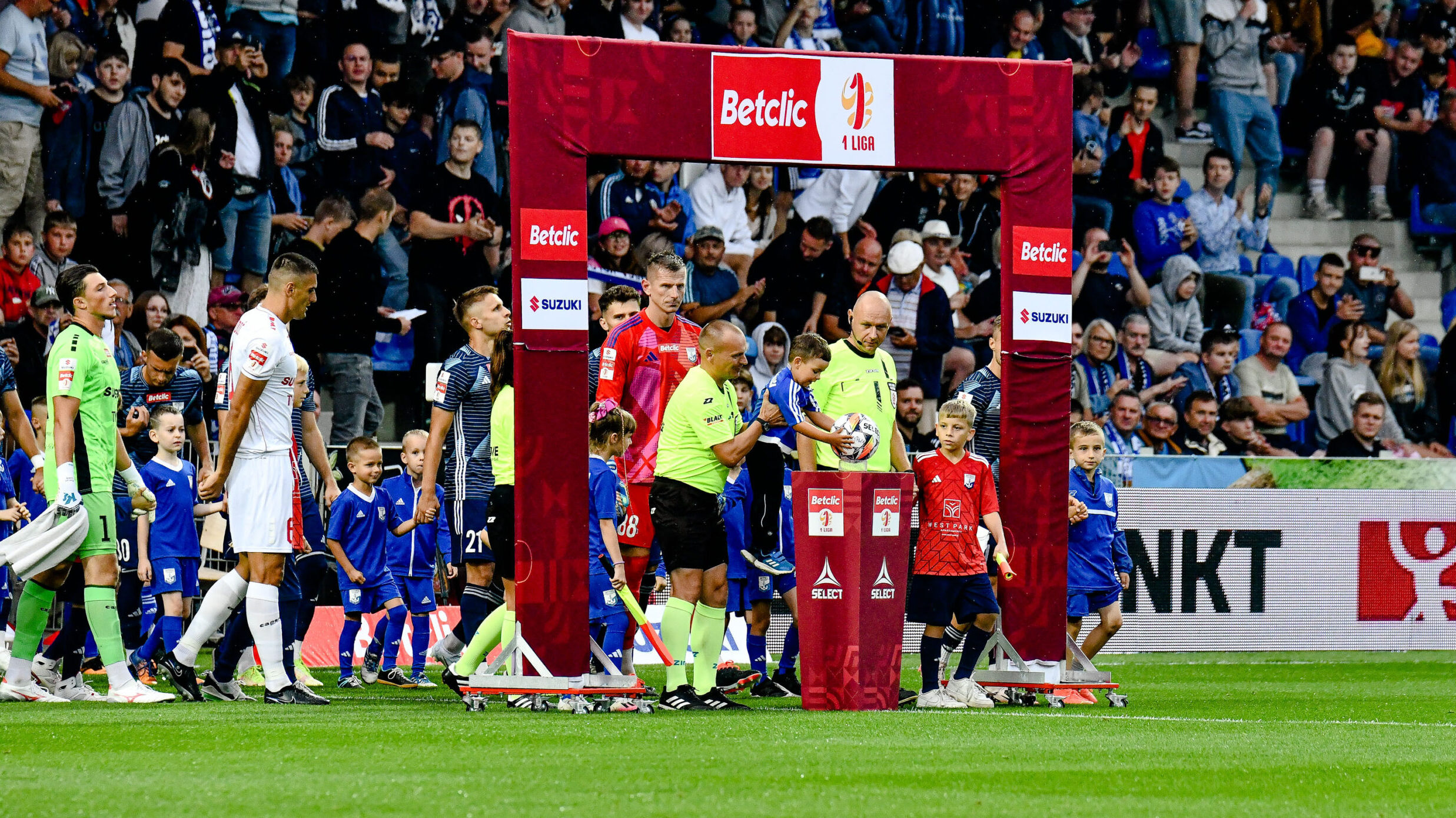 KOLOBRZEG, STADION MIEJSKI. 26.07.2024

PILKA NOZNA. BETCLIC 1. LIGA. SEZON 2024/2025. 2 KOLEJKA. MECZ KOTWICA KOLOBRZEG - GKS TYCHY.

— — — 
FOOTBALL. POLISH 1ST LEAGUE. MATCH KOTWICA KOLOBRZEG - GKS TYCHY.

NZ WYJSCIE ZAWODNIKOW

FOT. JAKUB BARANSKI / 400MM.PL