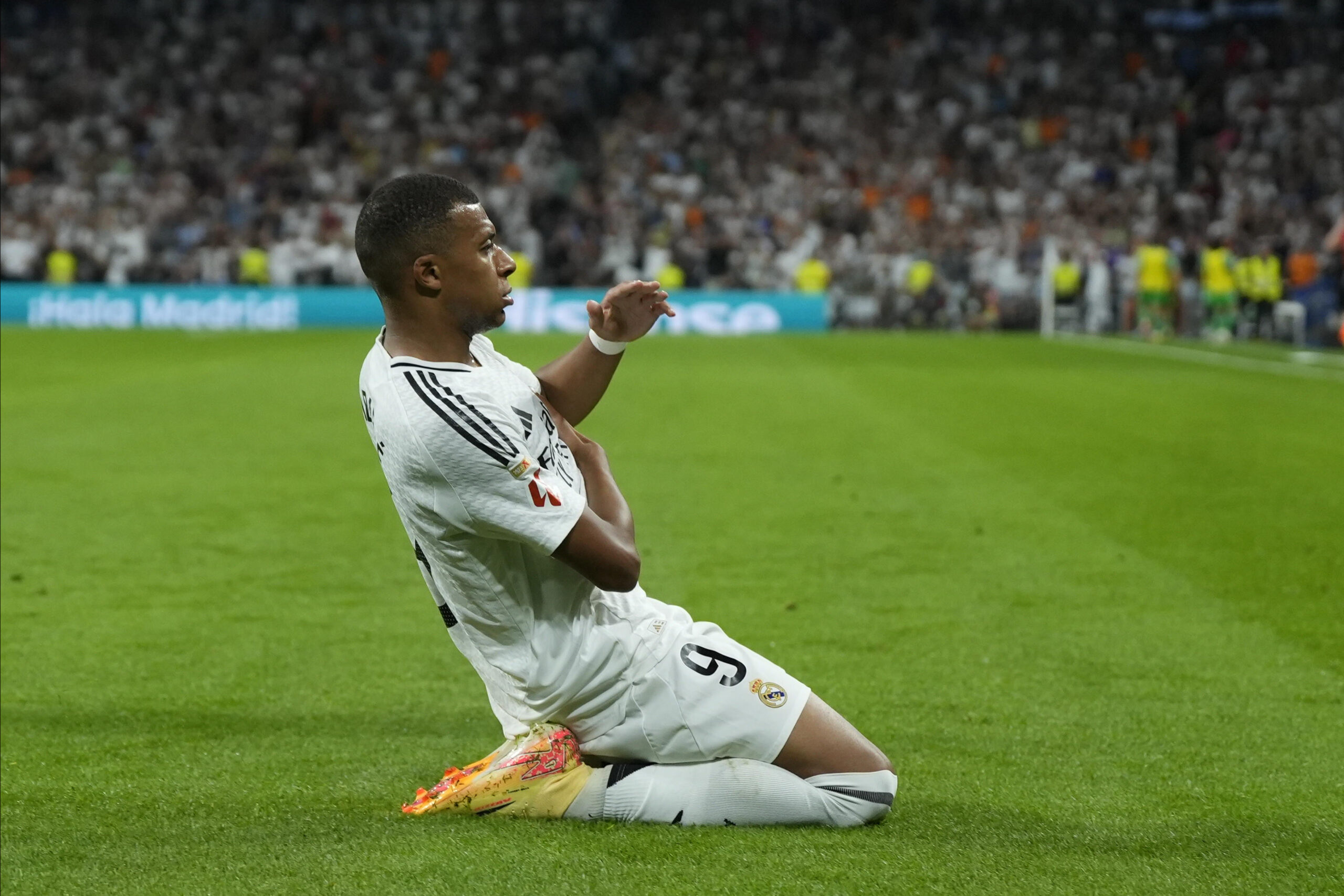 Kylian Mbappe of Real Madrid CF celebrates after scoring the 1-0 during the La Liga EA Sports match between Real Madrid and Real Betis played at Santiago Bernabeu Stadium on September 1, 2024 in Madrid, Spain. (Photo by Cesar Cebolla / PRESSINPHOTO) 
LIGA HISZPANSKA PILKA NOZNA SEZON 2024/2025 
FOT.PRESSINPHOTO/newspix.pl / 400mm.pl
POLAND ONLY!
---
newspix.pl / 400mm.pl