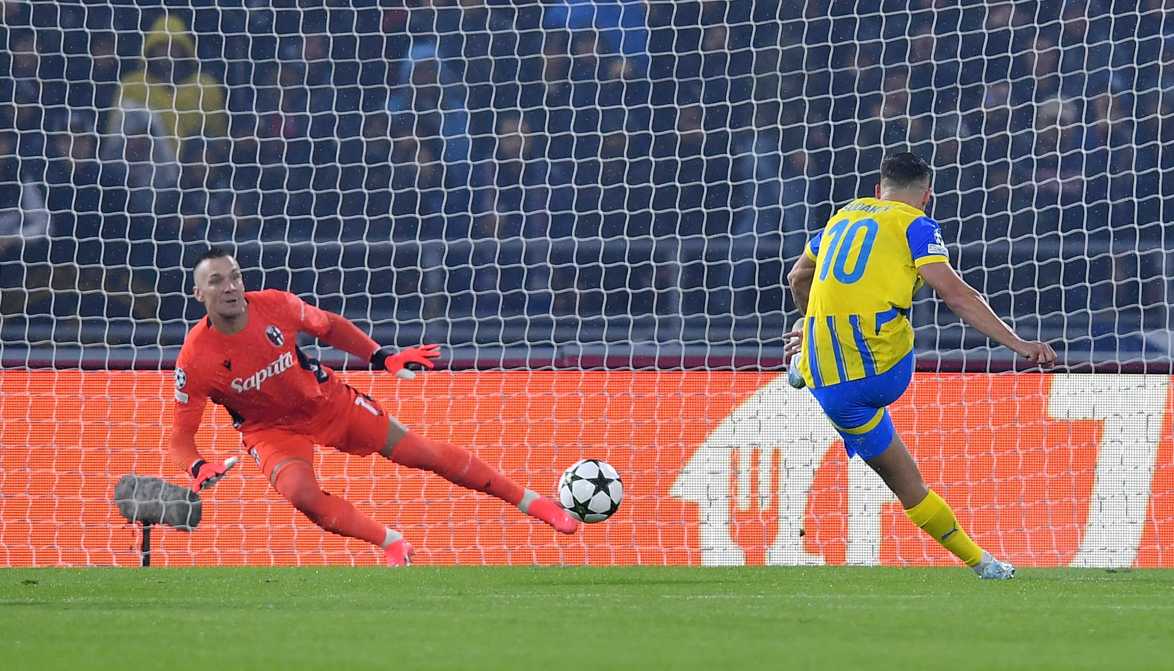 Soccer Football - Champions League - Bologna v Shakhtar Donetsk - Stadio Renato Dall&#039;Ara, Bologna, Italy - September 18, 2024 Shakhtar Donetsk&#039;s Georgiy Sudakov takes a penalty kick saved by Bologna&#039;s Lukasz Skorupski,Image: 909528289, License: Rights-managed, Restrictions: , Model Release: no, Credit line: Jennifer Lorenzini / Reuters / Forum