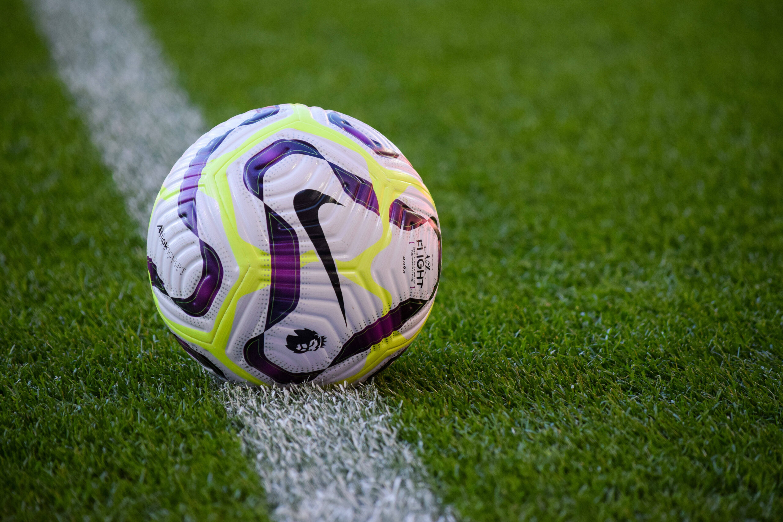 Nottingham Forest FC v Fulham FC A general view of the Premier League match ball ahead of the Nottingham Forest FC v Fulham FC English Premier League match at the City Ground, Nottingham, England, United Kingdom on 28 September 2024 Editorial use only. All images are copyright Every Second Media Limited. No images may be reproduced without prior permission. All rights reserved. Premier League and Football League images are subject to licensing agreements with Football DataCo Limited. see https://www.football-dataco.com Copyright: x/EveryxSecondxMediax ESM-1148-0003,Image: 913171514, License: Rights-managed, Restrictions: , Model Release: no, Credit line: IMAGO / imago sport / Forum