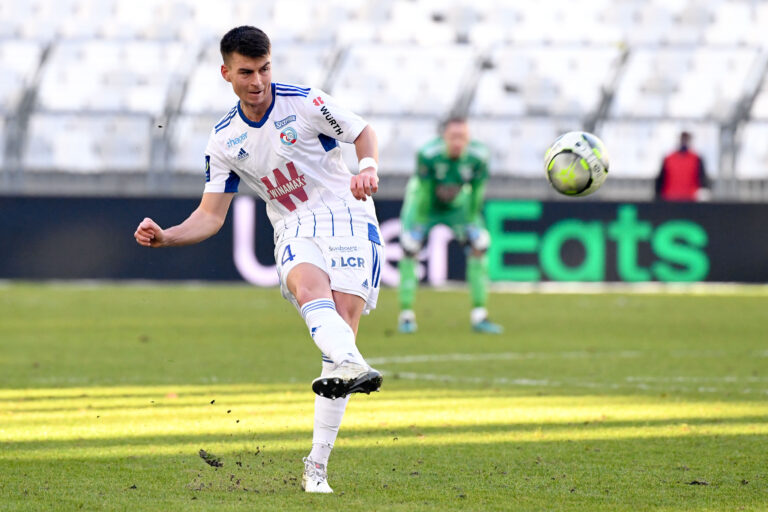 04 Karol FILA (rcsa) during the Ligue 1 Uber Eats game between Bordeaux and Strasbourg on January 23, 2022 in Bordeaux, France. (Photo by Anthony Bibard/FEP/Icon Sport) - Photo by Icon sport 
LIGA FRANCUSKA PILKA NOZNA SEZON 2021/2022
FOT. ICON SPORT/newspix.pl / 400mm.pl

POLAND ONLY !!!
---
newspix.pl / 400mm.pl