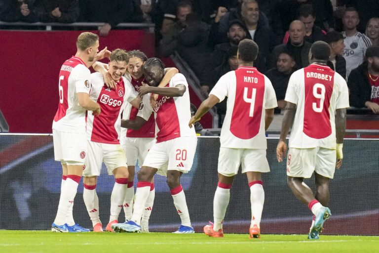 Mika Godts (Ajax Amsterdam) celebrates after scoring his team&#039;s second goal with teammates during the UEFA Europa League 2024/25 League Phase MD1 match between AFC Ajax v BeSiktaS JK at Johan Cruijff ArenA on September 26, 2024 in Amsterdam, Netherlands.  (Photo by Alex Gottschalk/DeFodi Images)
LIGA EUROPY PILKA NOZNA SEZON 2024/2025
FOT.DEFODI IMAGES/newspix.pl / 400mm.pl
POLAND ONLY!

---
newspix.pl / 400mm.pl