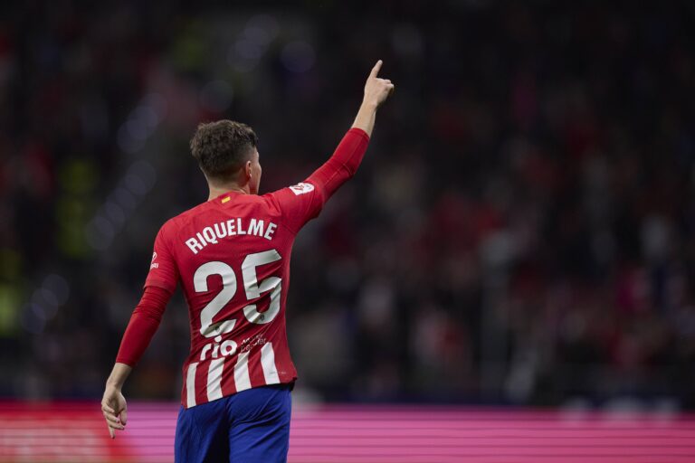 Madrid, Spanien, 29.10.2023: Rodrigo Riquelme (Atletico de Madrid) Erzielt das Tor zum 1-0 waehrend des Spiels der La Liga EA Sports match round 11 zwischen Atletico de Madrid v Deportivo Alaves im Civitas Metropolitano Stadium am 29. October 2023 in Madrid, Spanien. (Foto von Manu Reino/DeFodi Images)

Madrid, Spain, 29.10.2023: Rodrigo Riquelme (Atletico de Madrid) celebrates after scoring his team‘s first goal during the La Liga EA Sports match round 11 match between Atletico de Madrid v Deportivo Alaves at the Civitas Metropolitano Stadium on October 29, 2023 in Madrid, Spain. (Photo by Manu Reino/DeFodi Images) 
PILKA NOZNA LIGA HISZPANSKA SEZON 2023/2024
FOT. DEFODI IMAGES/newspix.pl / 400mm.pl
POLAND ONLY!
---
newspix.pl / 400mm.pl