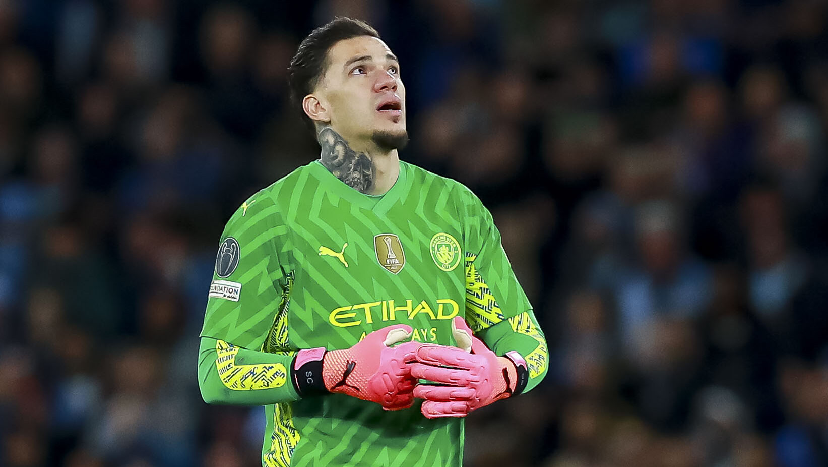 Torwart Ederson (Manchester City) schaut waehrend des viertelfinal rueckspiels der UEFA Champions League 2023/24 zwischen Manchester City und Real Madrid CF im Etihad Stadiion am 17. April 2024 in Manchester, England, Grossbritannien. (Foto von Ryan Crockett/DeFodi Images)   

Torwart Ederson (Manchester City) looks on during the UEFA Champions League 2023/24 - Quarter-final Second Leg match between Manchester City vs Real Madrid CF at Etihad Stadium on April 17, 2024 in Manchester, England, United Kingdom. (Photo by Ryan Crockett/DeFodi Images) 
LIGA MISTRZOW PILKA NOZNA SEZON 2023/2024
FOT.DEFODI IMAGES/newspix.pl / 400mm.pl
POLAND ONLY!

---
newspix.pl / 400mm.pl