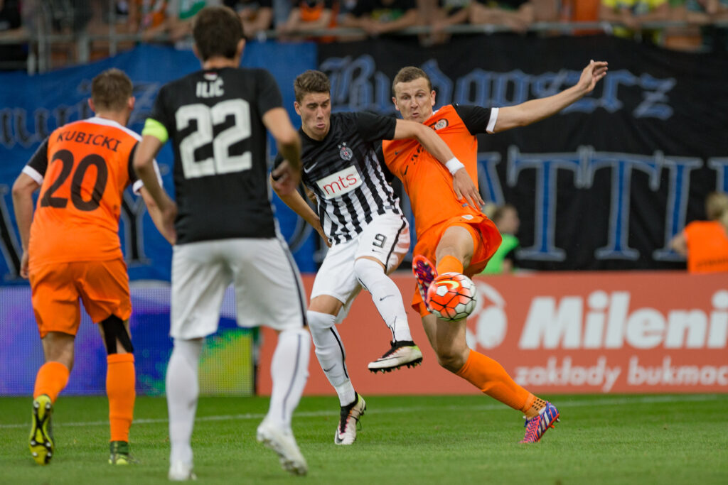 2016.07.21 Lubin
Pilka nozna II runda eliminacji Ligi Europy  
KGHM Zaglebie Lubin - Partizan Belgrad
N/z Maciej Dabrowski, Dusan Vlahovic
Foto Tomasz Folta / PressFocus

2016.07.21 Lubin
Football Europa League Qualifying round II
KGHM Zaglebie Lubin - Partizan Belgrad
Maciej Dabrowski, Dusan Vlahovic
Credit: Tomasz Folta / PressFocus