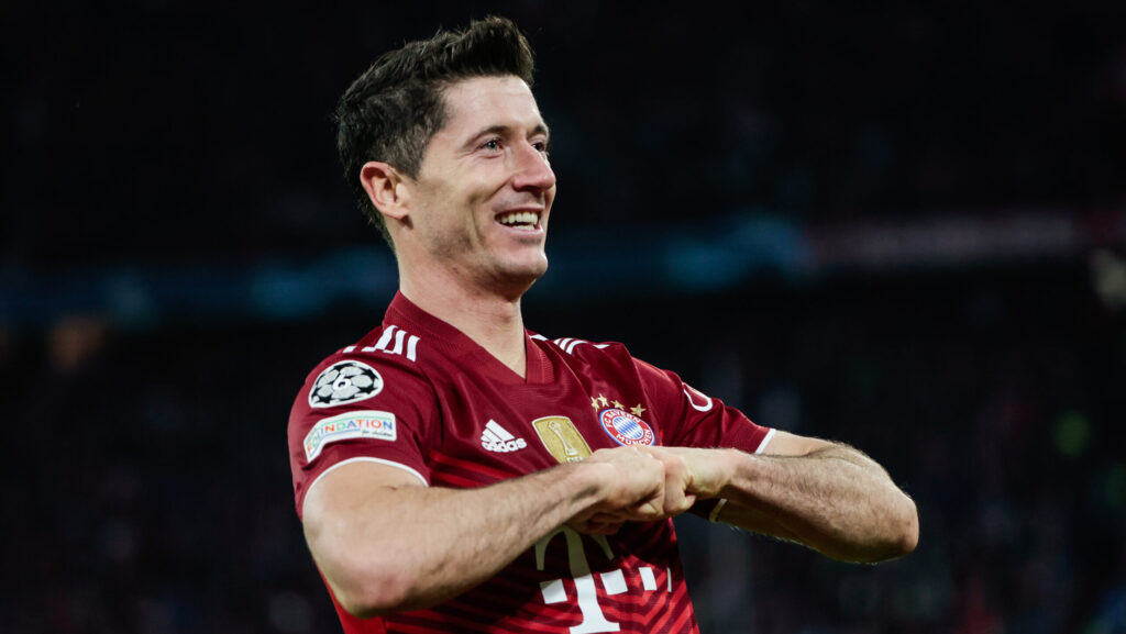 (211103) -- MUNICH, Nov. 3, 2021 (Xinhua) -- Robert Lewandowski of Bayern Munich celebrates his second goal during a UEFA Champions League Group E match between Bayern Munich of Germany and SL Benfica of Portugal in Munich, Germany, on Nov. 2, 2021. (Photo by Philippe Ruiz/Xinhua)

2021.11.02 Monachium
Pilka nozna Liga Mistrzow
Bayern Monachium - Benfica Lizbona
Foto Philippe Ruiz/Xinhua/PressFocus

!!! POLAND ONLY !!!