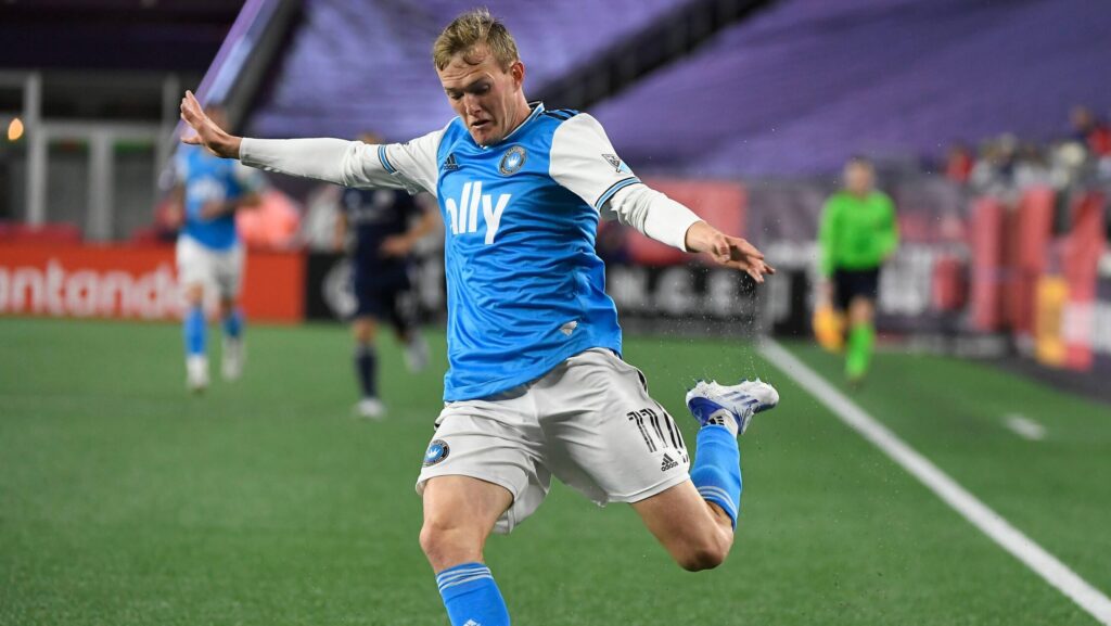 April 16, 2022: Charlotte FC forward Karol Swiderski (11) passes the ball during the MLS game between Charlotte FC and the New England Revolution held at Gillette Stadium in Foxborough Massachusetts. Eric Canha/CSM(Credit Image: � Eric Canha/CSM via ZUMA Press Wire) 
PILKA NOZNA LIGA MLS
FOT. ZUMA/newspix.pl / 400mm.pl

POLAND ONLY !!!
---
newspix.pl / 400mm.pl