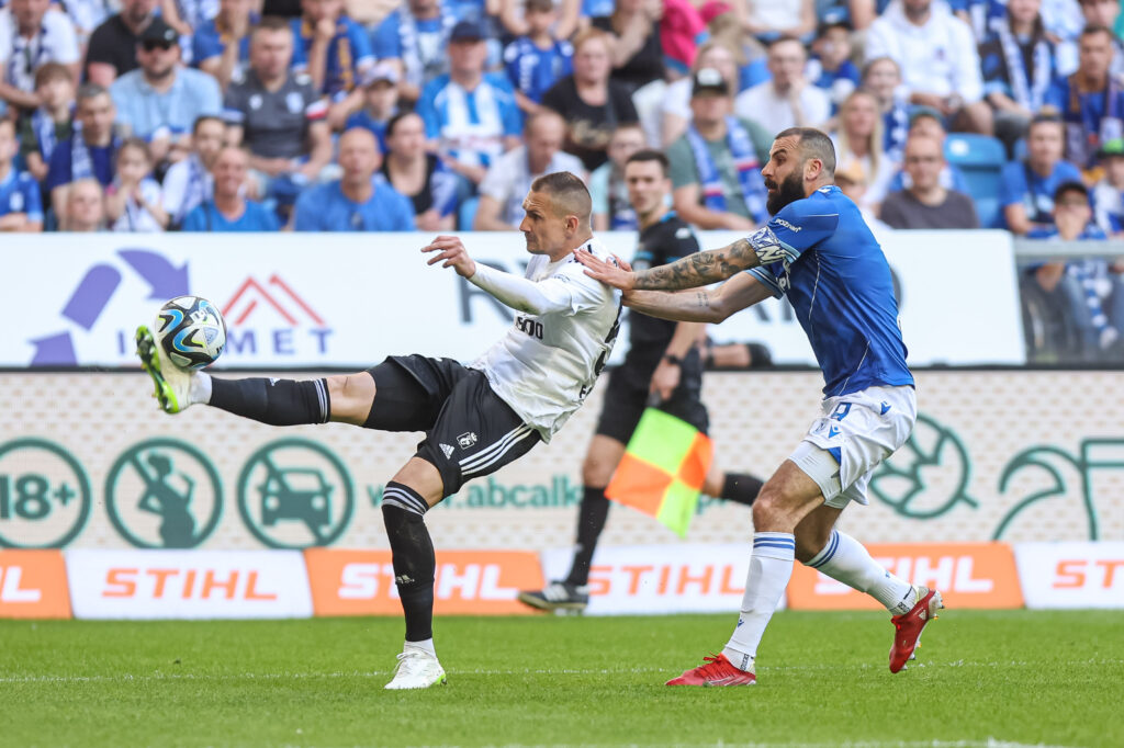 2024.05.12 Poznan
Pilka nozna Ekstraklasa sezon 2023/2024
Lech Poznan - Legia Warszawa
N/z Artur Jedrzejczyk Mikael Ishak
Foto Pawel Jaskolka / PressFocus

2024.05.12 Poznan
Football Polish Ekstraklasa season 2023/2024
Lech Poznan - Legia Warszawa
Credit: Pawel Jaskolka / PressFocus