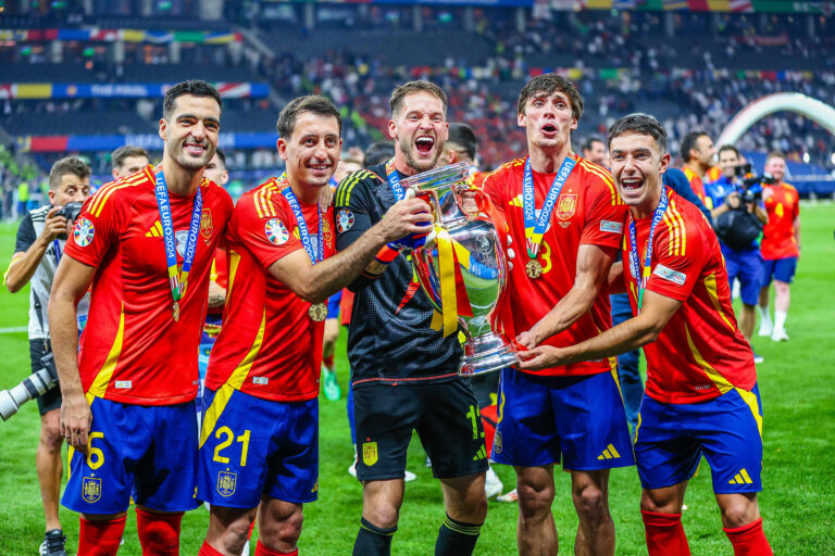 BERLIN 14.07.2024
MECZ FINAL MISTRZOSTW EUROPY 2024: HISZPANIA - ANGLIA --- FINAL UEFA EURO 2024 MATCH: SPAIN - ENGLAND
NZ MIKEL MERINO MIKEL OYARZABAL ALEJANDRO REMIRO ROBIN LE NORMAND MARTIN ZUBIMENDI 
FOT. PATRYK PINDRAL/400MM.PL