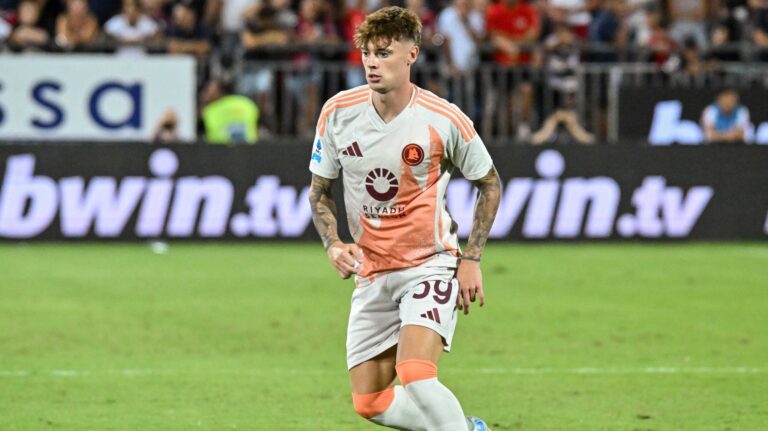 Nicola Zalewski of AS Roma  during  Cagliari Calcio vs AS Roma, Italian soccer Serie A match in Cagliari, Italy, August 18 2024 (Photo by Luigi Canu/IPA Sport / ipa-agenc/IPA/Sipa USA)
2024.08.18 Cagliari
pilka nozna liga wloska
Cagliari Calcio - AS Roma
Foto IPA/SIPA USA/PressFocus

!!! POLAND ONLY !!!