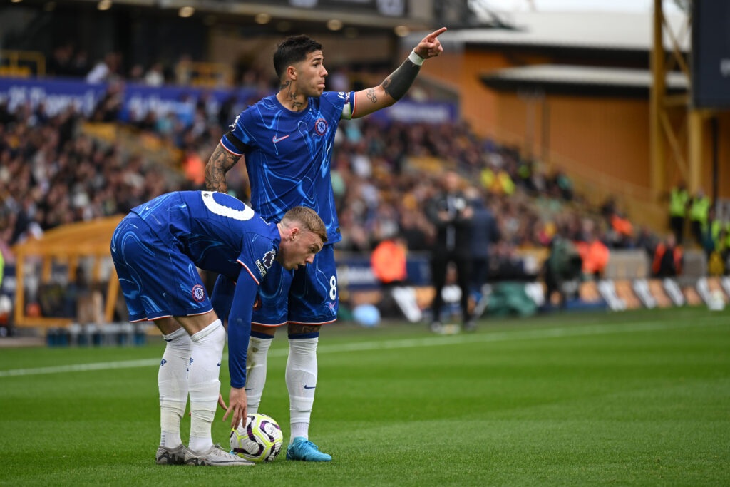 Cole Palmer of Chelsea and Enzo Fernández of Chelsea during the Premier League match at Molineux, Wolverhampton
Picture by Martin Cobb/Focus Images Ltd 07807496508
25/08/2024
2024.08.25 Wolverhampton
Pilka nozna liga angielska
Wolverhampton Wanderers - Chelsea Londyn
Foto Martin Cobb/Focus Images/MB Media/PressFocus

!!! POLAND ONLY !!!