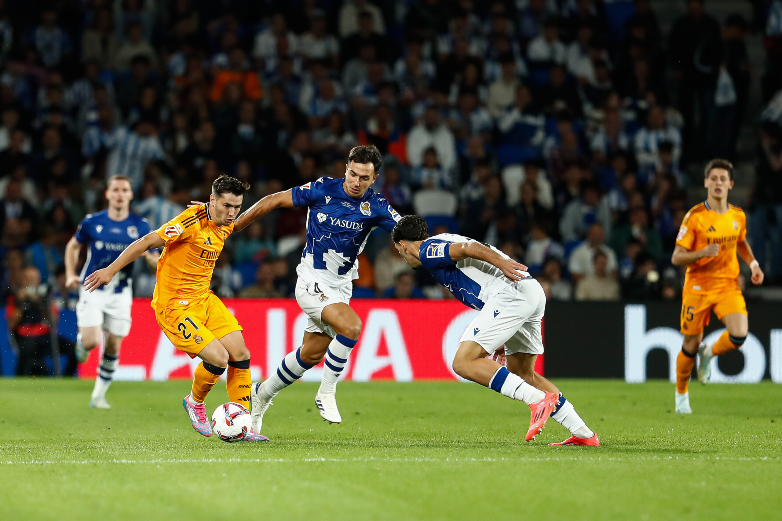 Brahim Diaz of Real Madrid and Martin Zubimendiand Javi Lopez of Real Sociedad during the Spanish league, La Liga EA Sports, football match played between Real Sociedad and Real Madrid at Anoeta stadium on September 14, 2024, in San Sebastian, Spain. Photo Irina R. Hipolito / SpianDPPI / DPPI (Photo by /Sipa USA)
2024.09.14 -
pilka nozna liga hiszpanska
Real Sociedad - Real Madryt
Foto IPA/SIPA USA/PressFocus

!!! POLAND ONLY !!!