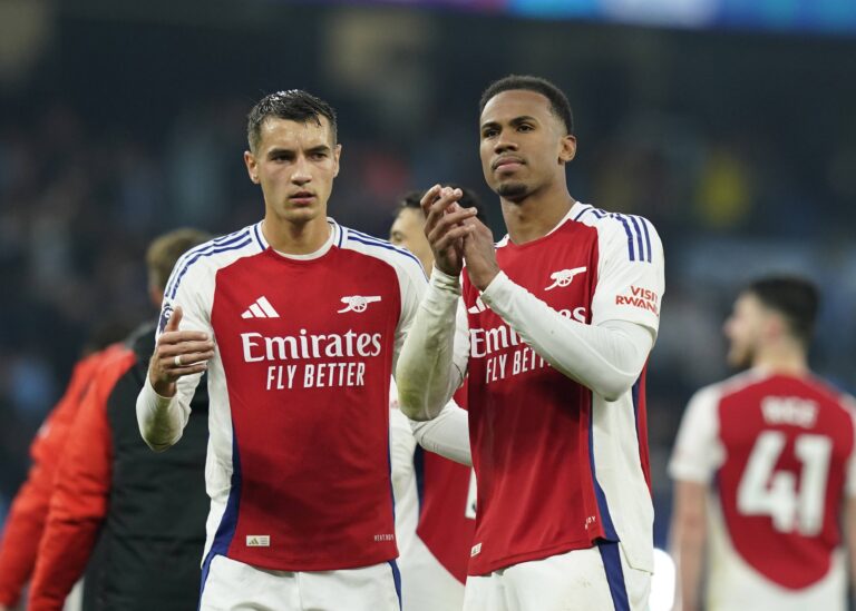 September 22, 2024, Manchester: Manchester, England, 22nd September 2024. Jakub Kiwior (l) and Gabriel of Arsenal applaud the fans during the Premier League match at the Etihad Stadium, Manchester. (Credit Image: � Andrew Yates/CSM via ZUMA Press Wire) 
LIGA ANGIELSKA PILKA NOZNA SEZON 2024/2025
FOT. ZUMA/newspix.pl / 400mm.pl

POLAND ONLY !!!
---
newspix.pl / 400mm.pl