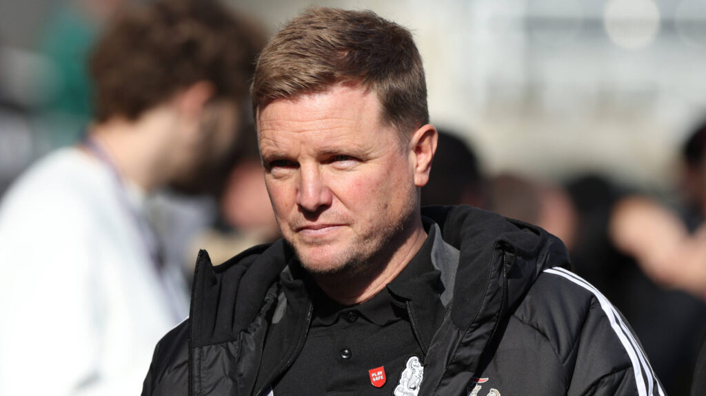 Newcastle Upon Tyne, England, 28th September 2024. Eddie Howe manager of Newcastle United during the Premier League match between Newcastle United and Manchester City at St. James Park, Newcastle Upon Tyne. Picture credit should read: Nigel Roddis / Sportimage EDITORIAL USE ONLY. No use with unauthorised audio, video, data, fixture lists, club/league logos or live services. Online in-match use limited to 120 images, no video emulation. No use in betting, games or single club/league/player publications. SPI-3341-0001
2024.09.28 
pilka nozna
liga angielska 2024/2025
Foto IMAGO/PressFocus

!!! POLAND ONLY !!!