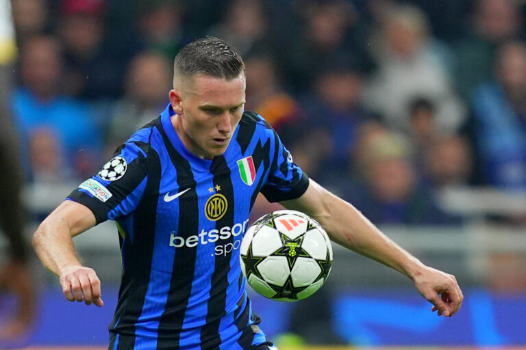 Inter Milan&#039;s Piotr Zielinski  during the Uefa Champions League soccer match between Inter and Fc Crvena at the San Siro Stadium in Milan, north Italy -Tuesday , October 1th , 2024. Sport - Soccer . (Photo by Spada/LaPresse) (Photo by Spada/LaPresse/Sipa USA)
2024.10.01 Mediolan
pilka nozna liga mistrzow
Inter Mediolan - FK Crvena Zvezda Belgrad
Foto Spada/LaPresse/SIPA USA/PressFocus

!!! POLAND ONLY !!!