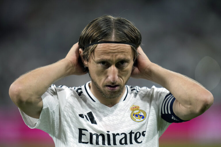 Luka Modric of Real Madrid CF during the La Liga EA Sports match between Real Madrid and Villarreal CF played at Santiago Bernabeu Stadium on October 5, 2024 in Madrid, Spain. (Photo by Cesar Cebolla / PRESSINPHOTO)
2024.10.05 Madryt
pilka nozna Liga Hiszpanska
Real Madryt - Villarreal CF
Foto Cesar Cebolla/pressinphoto/SIPA USA/PressFocus

!!! POLAND ONLY !!!