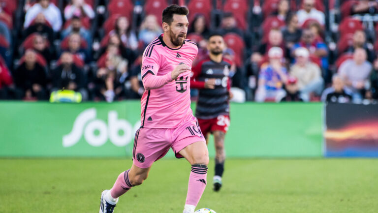 Lionel Messi #10 seen in action during the MLS game between Toronto FC and Inter Miami CF at BMO field. Final scores; Toronto FC 0-1 Inter Miami CF (Photo by Angel Marchini / SOPA Images/Sipa USA)
2024.10.05 Toronto
pilka nozna , amerykanska liga MLS
Toronto FC - Inter Miami
Foto Angel Marchini/SOPA Images/SIPA USA/PressFocus

!!! POLAND ONLY !!!