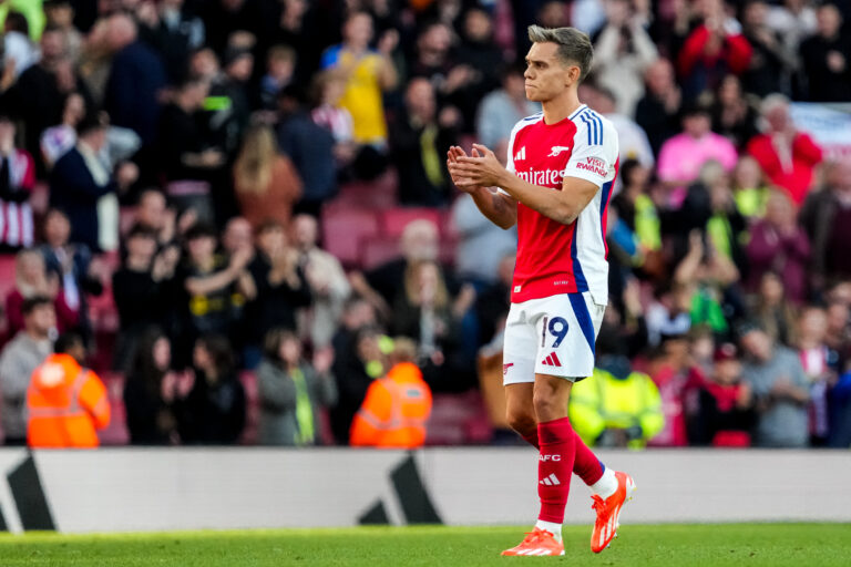 LONDON, ENGLAND - OCTOBER 5: Leandro Trossard of Arsenal FC applauds after the Premier League match between Arsenal FC and Southampton FC at Emirates Stadium on October 5, 2024 in London, England. (Photo by Rene Nijhuis/MB Media)
2024.10.05 Londyn
Pilka nozna liga angielska
Arsenal Londyn - Southampton FC
Foto Rene Nijhuis/MB Media/PressFocus

!!! POLAND ONLY !!!