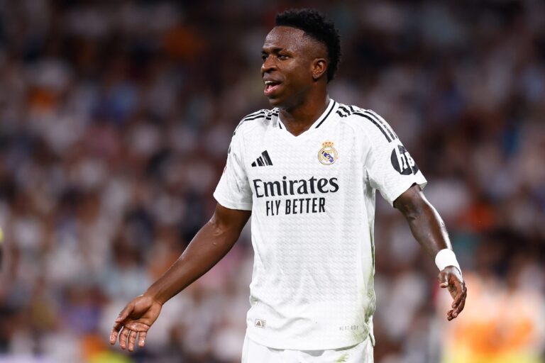 October 5, 2024, Madrid, Madrid, SPAIN: Vinicius Junior of Real Madrid protests during the Spanish League, LaLiga EA Sports, football match played between Real Madrid and Villarreal CF at Santiago Bernabeu stadium on October 5, 2024, in Madrid, Spain. (Credit Image:  Dennis Agyeman/AFP7 via ZUMA Press Wire)
FOT. ZUMA/newspix.pl / 400mm.pl
POLAND ONLY!
---
newspix.pl / 400mm.pl