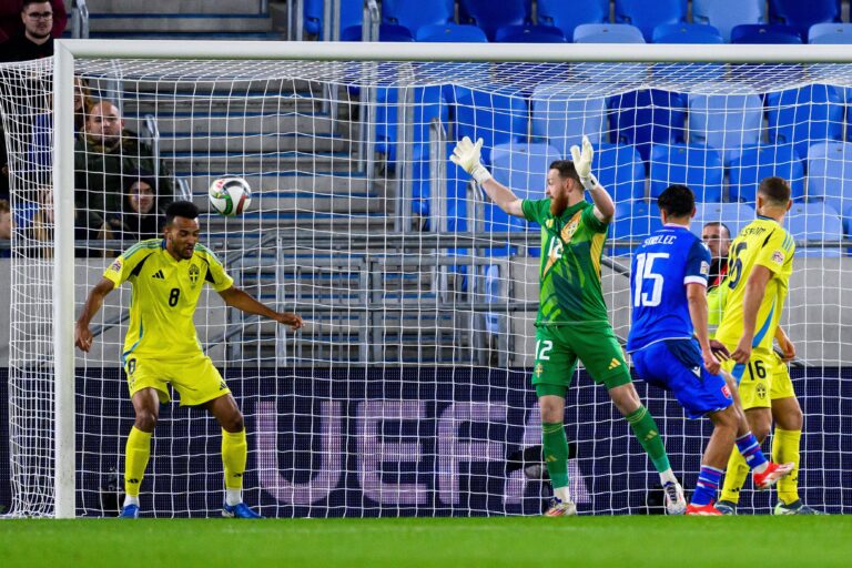 October 11, 2024, Bratislava, Slovakia: 241011 Alex Douglas of Sweden during the Nations League football match between Slovakia and Sweden on October 11, 2024 in Bratislava. .Photo: Joel Marklund / BILDBYRN / kod JM / JM0607.bbeng fotboll football soccer fotball nations league uefa nations league slovakien slovakia sverige sweden sverige a (Credit Image:  Joel Marklund/Bildbyran via ZUMA Press) 
LIGA NARODOW UEFA PILKA NOZNA SEZON 2024/2025
SLOWACJA v SZWECJA
FOT. ZUMA/newspix.pl / 400mm.pl

POLAND ONLY !!!
---
newspix.pl / 400mm.pl