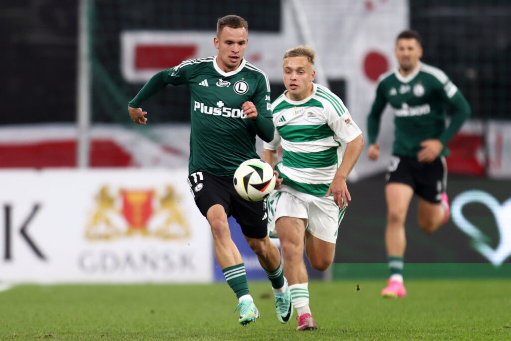 2024.10.18 Gdansk Pilka nozna PKO BP Ekstraklasa sezon 2024/2025 Lechia Gdansk - Legia Warszawa N/z Kacper Chodyna Anton Tsarenko Carenko Foto Piotr Matusewicz / PressFocus

2024.10.18 Gdansk
Football Polish PKO BP Ekstraklasa season 2024/2025 
Lechia Gdansk - Legia Warszawa 
Kacper Chodyna Anton Tsarenko Carenko 
Credit: Piotr Matusewicz / PressFocus