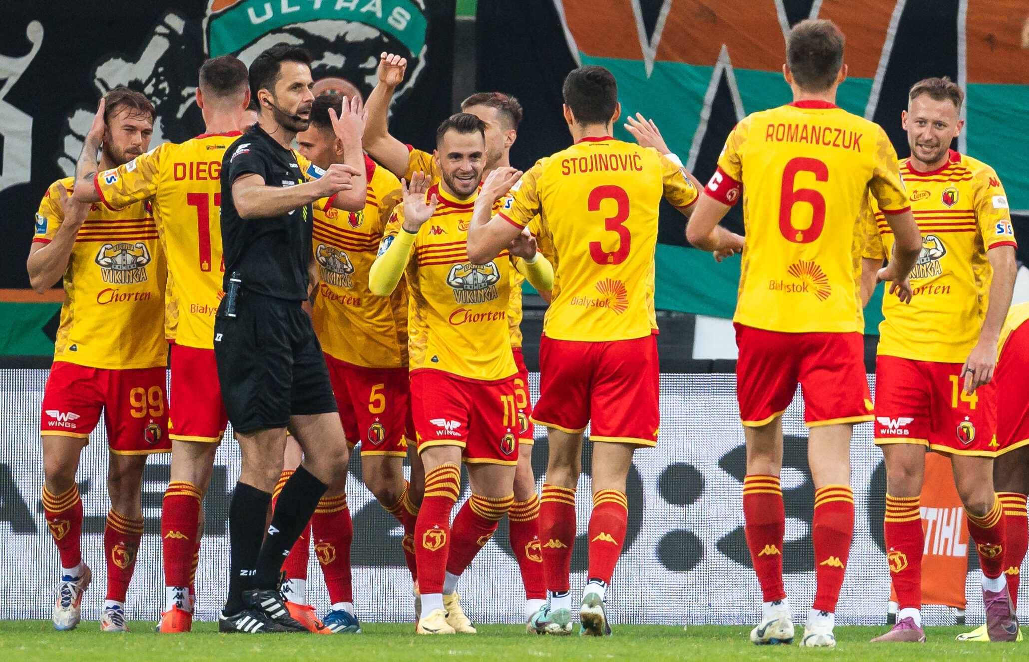 Lubin 19.10.2024
PILKA NOZNA MECZ 12. KOLEJKA PKO EKSTRAKLASA SEZON 2024/25 KGHM Zaglebie Lubin -  Jagiellonia Bialystok
n/z Jesus Imaz  pilkarze zespol druzyna gol radosc 
FOT. P.Dziurman / 400mm.pl