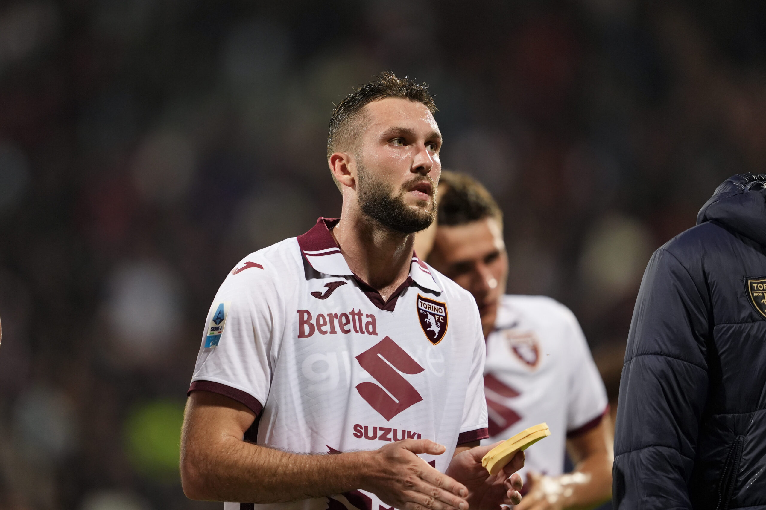 TorinoÕs Sebastian Walukiewicz    greets the fans end of  the Serie A soccer match between Cagliari and Torino Fc at the Unipol Domus in Cagliari - October, 20 2024. Sport - Soccer EXCLUSIVE TORINO FC (Photo by Fabio Ferrari/LaPresse) (Photo by Fabio Ferrari/LaPresse/Sipa USA)
2024.10.20 Cagliari
pilka nozna liga wloska
Cagliari Calcio - Torino FC
Foto Fabio Ferrari/LaPresse/SIPA USA/PressFocus

!!! POLAND ONLY !!!